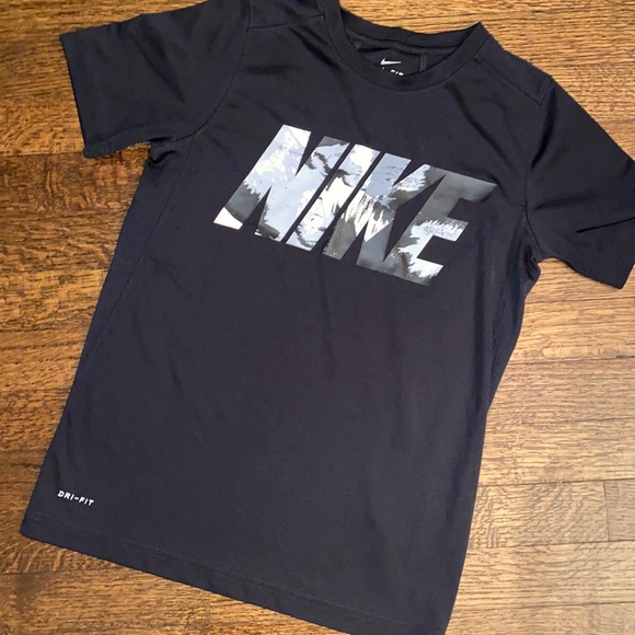 Nike Other - Nike Short Sleeve T-Shirt